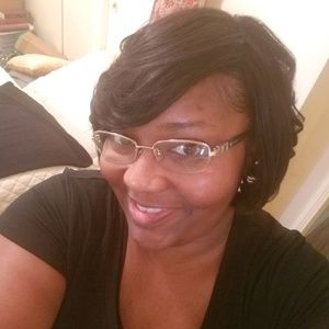 Meet your Posher, Latoya